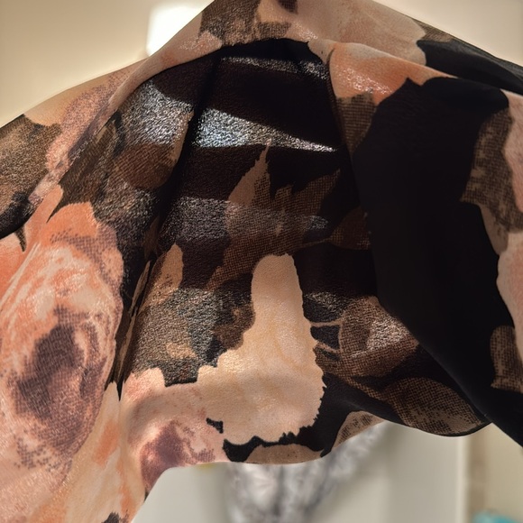 Ladies floral print zip up - Picture 4 of 7